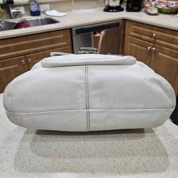 COACH Leather Handbag, Off White Coach Large Bag - Picture 6 of 8